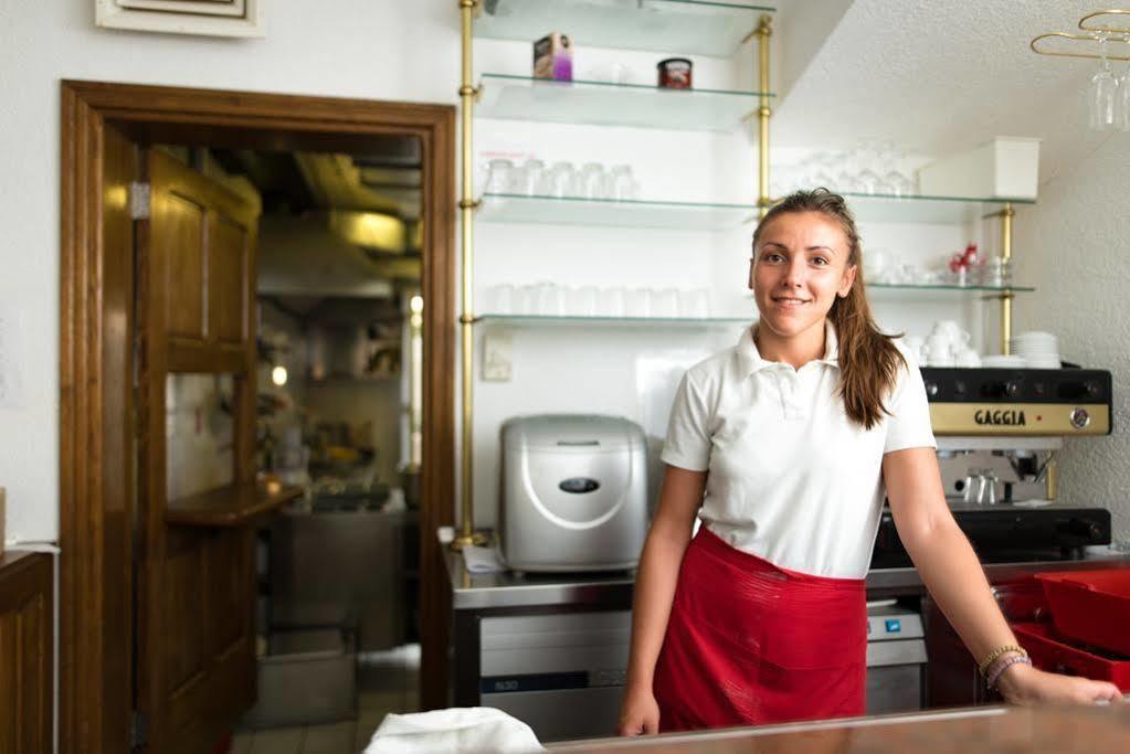 Downtown Private Rooms Mandic Supetar Eksteriør billede