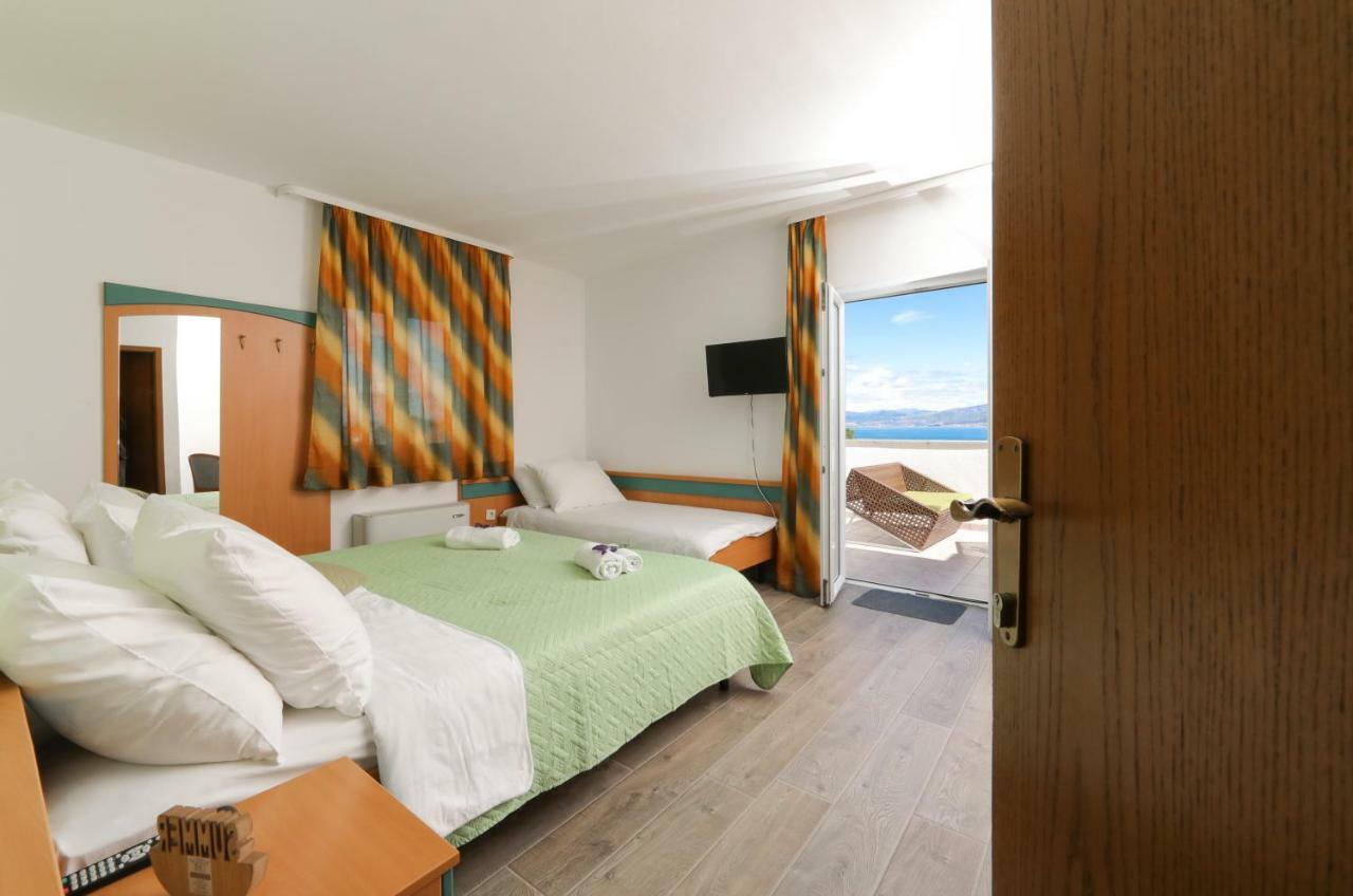 Downtown Private Rooms Mandic Supetar Eksteriør billede