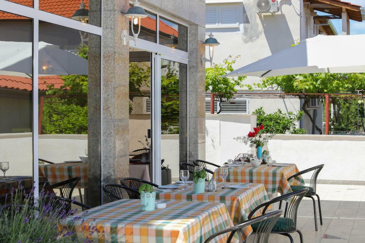 Downtown Private Rooms Mandic Supetar Eksteriør billede
